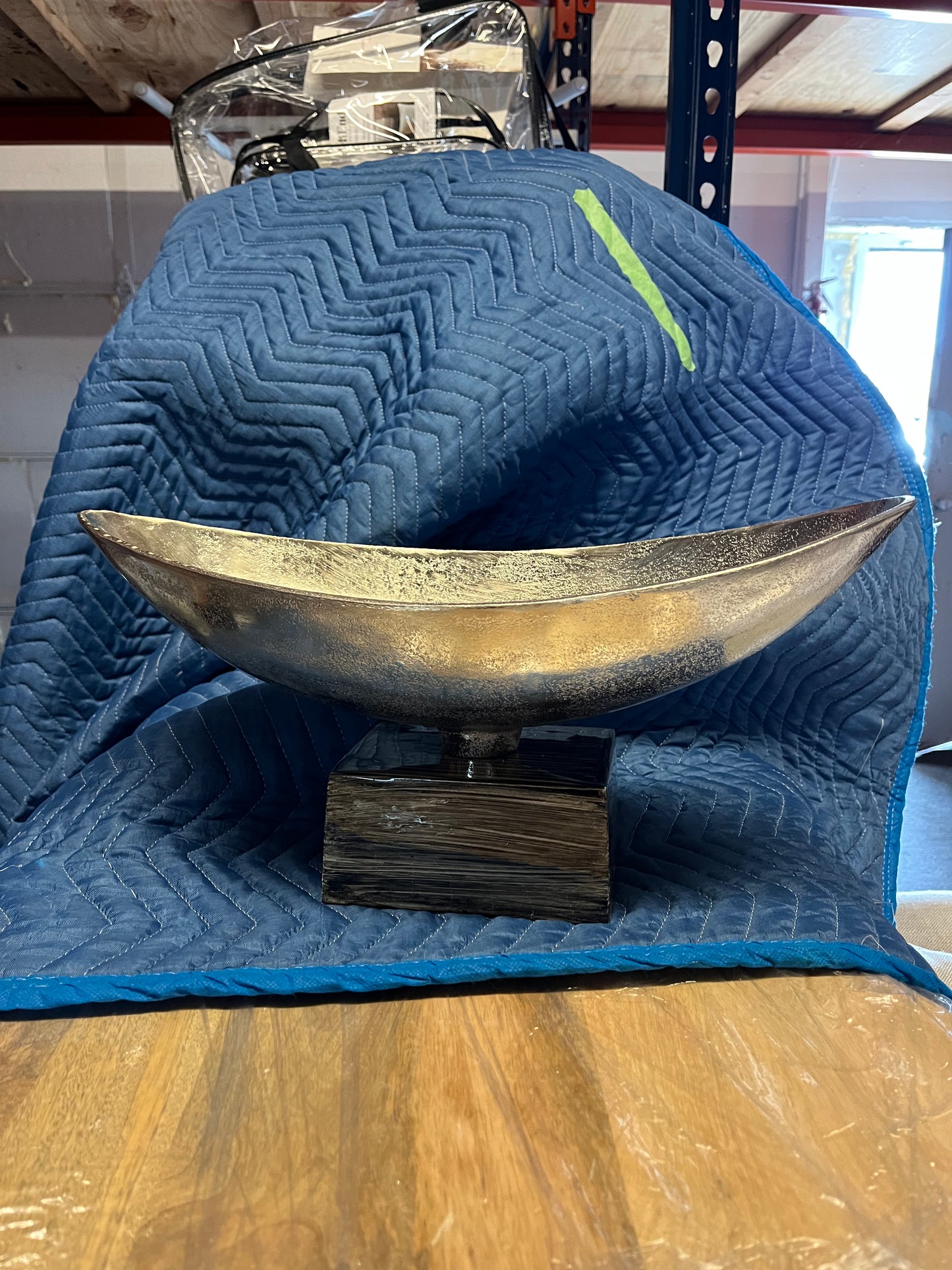 Metal Oval Bowl with Stand