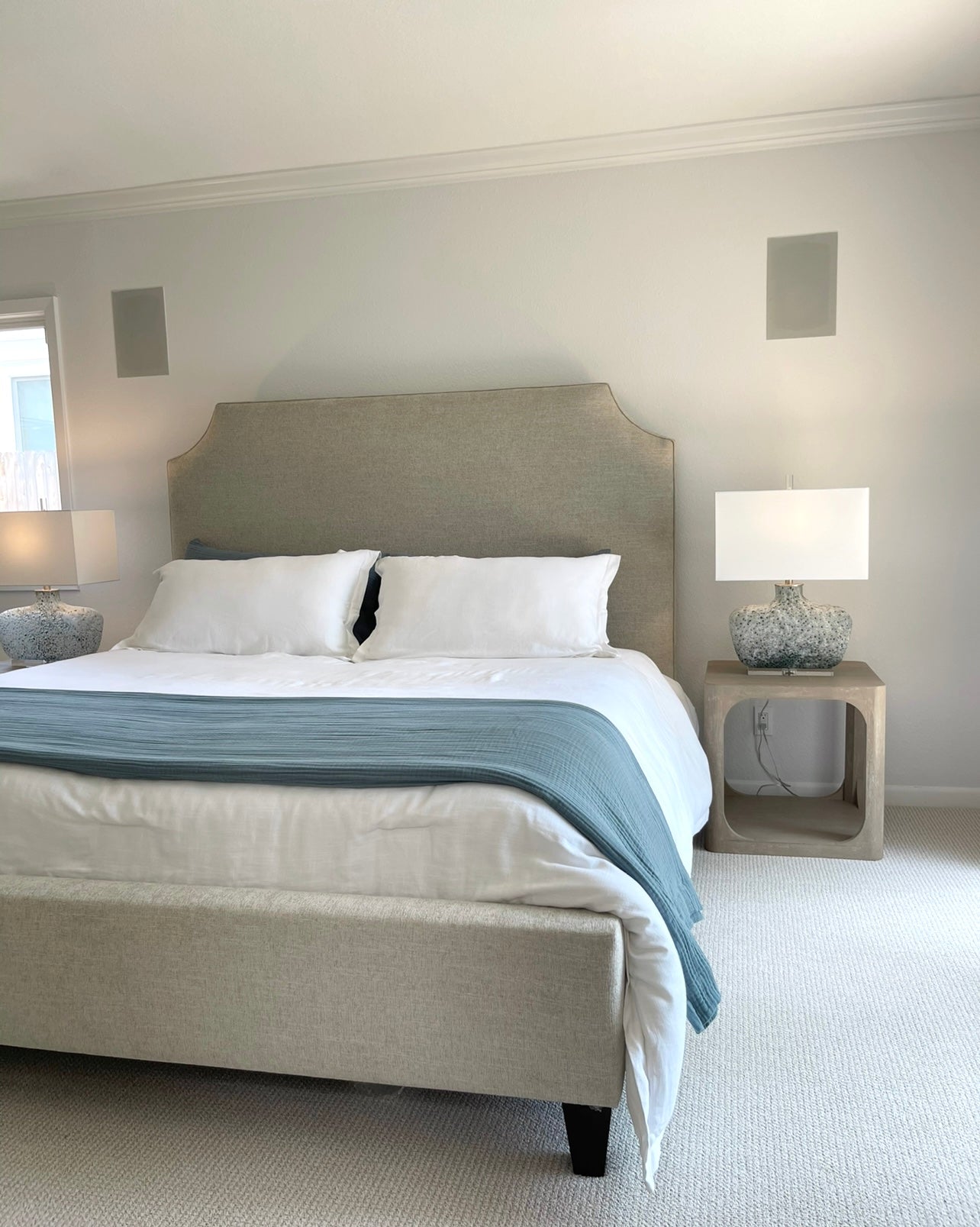 Upholstered King Bed 2300 - Robusta Linen