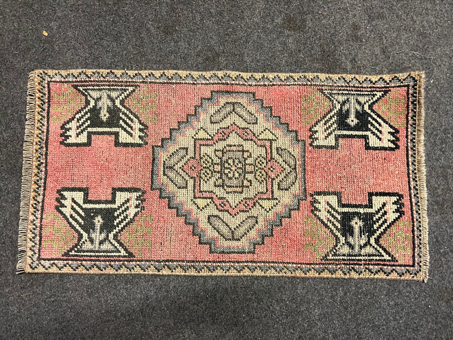 Scatter Rug Lamar 1'7 x 3