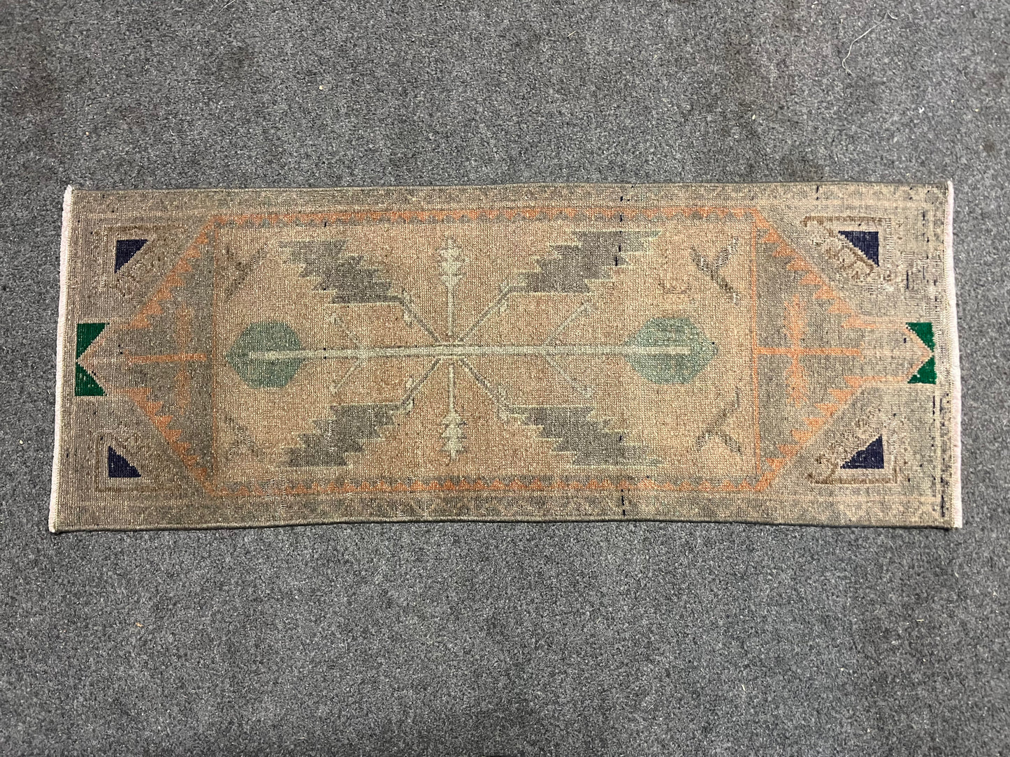 Scatter Rug Parmer 1'6 x 3'9