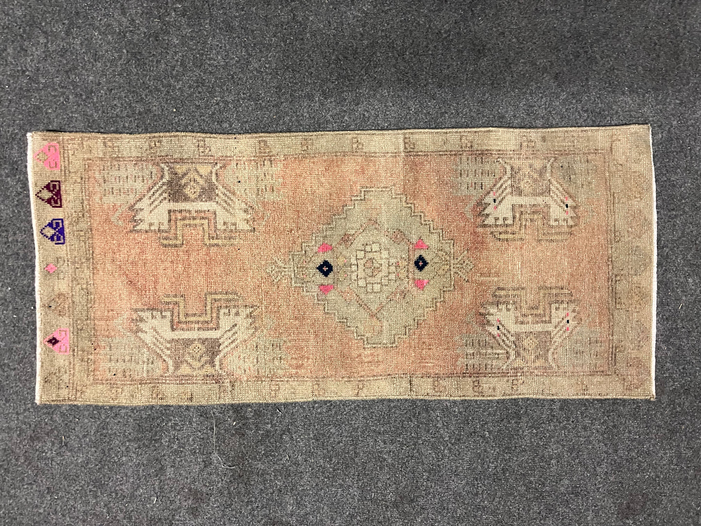 Scatter Rug Koenig 1’6”x3’4”