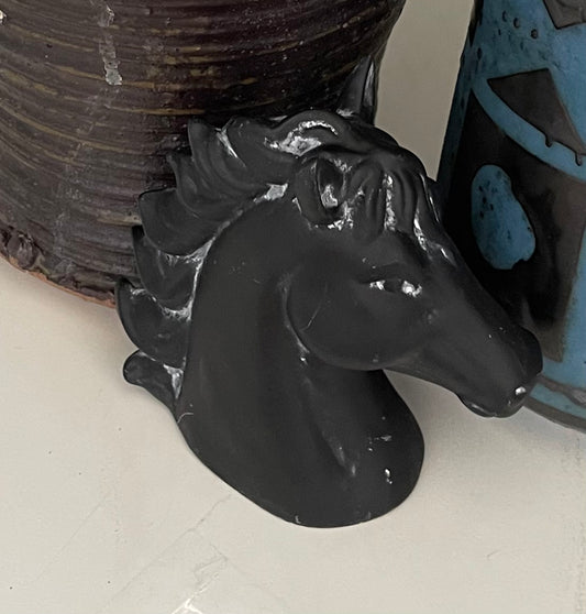 Black Horse Decor