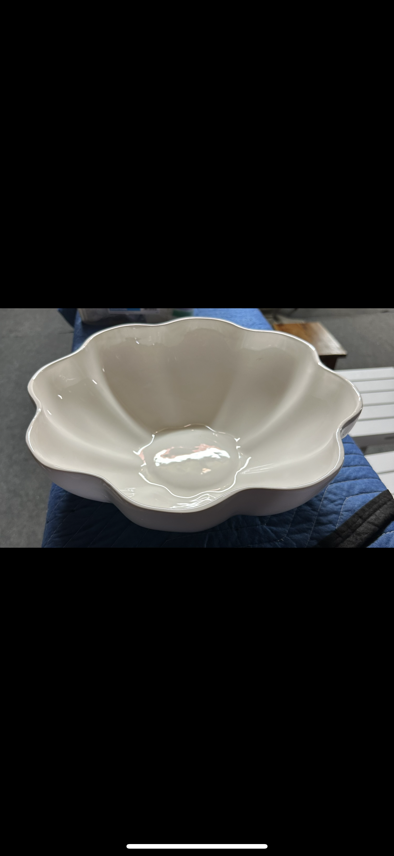 White Ceramic Wavy Bowl