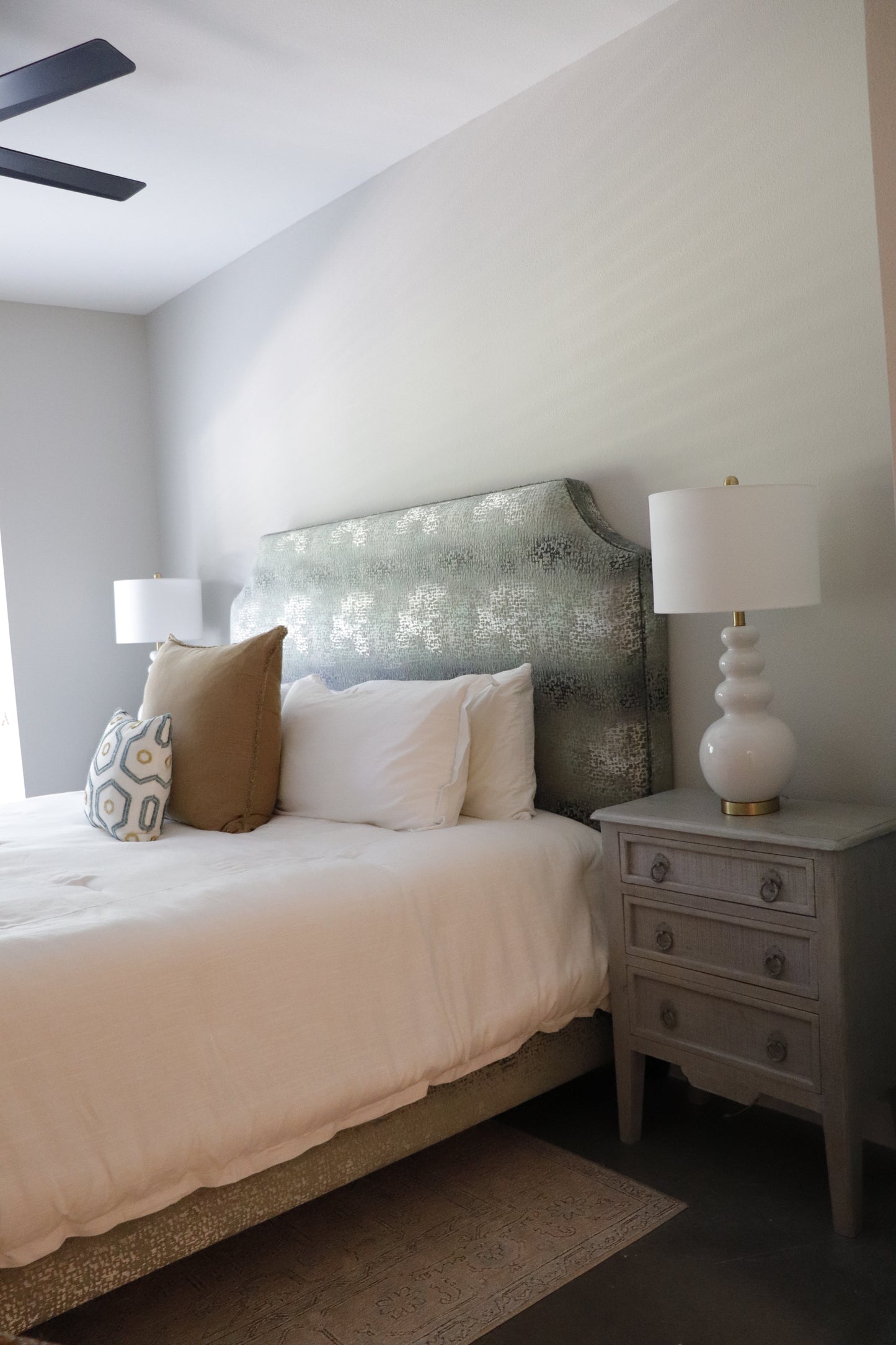 Upholstered King Bed 2300 - Puzzler Mint