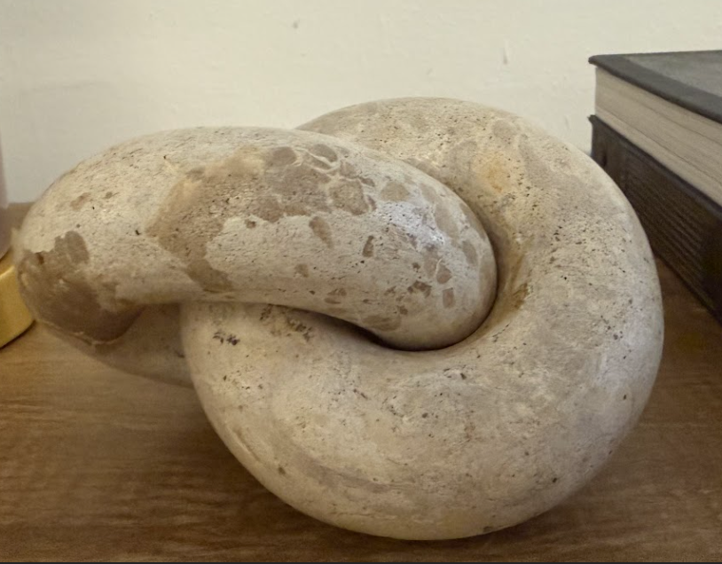 Natural threshold limestone knot figurine