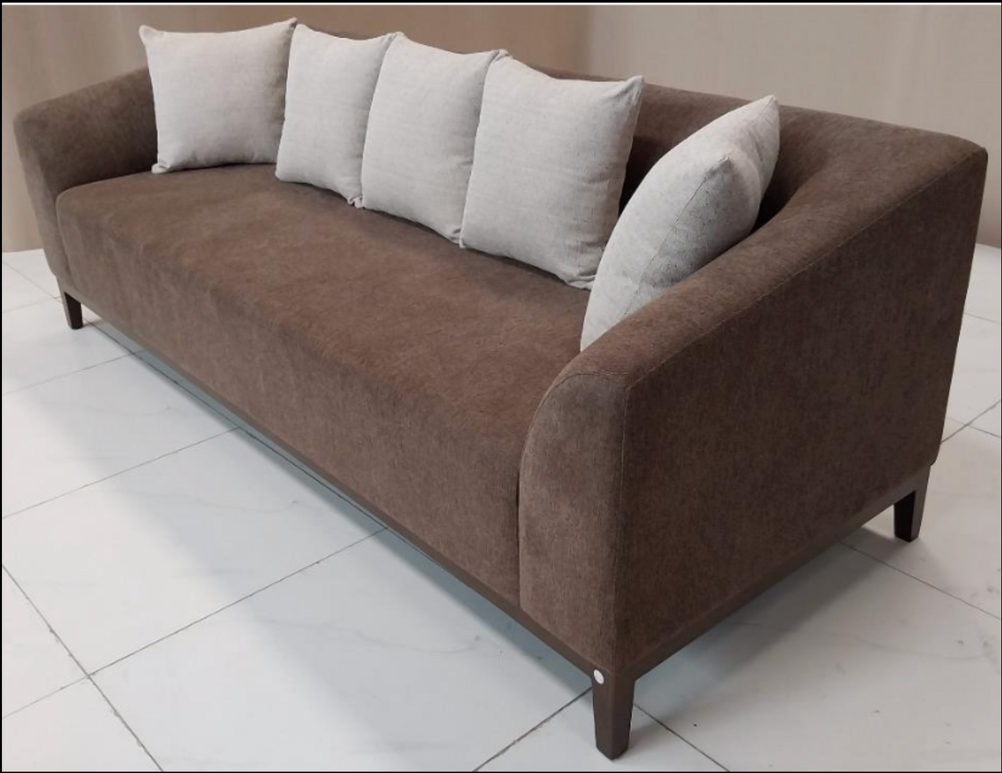Gaede Sofa Brown