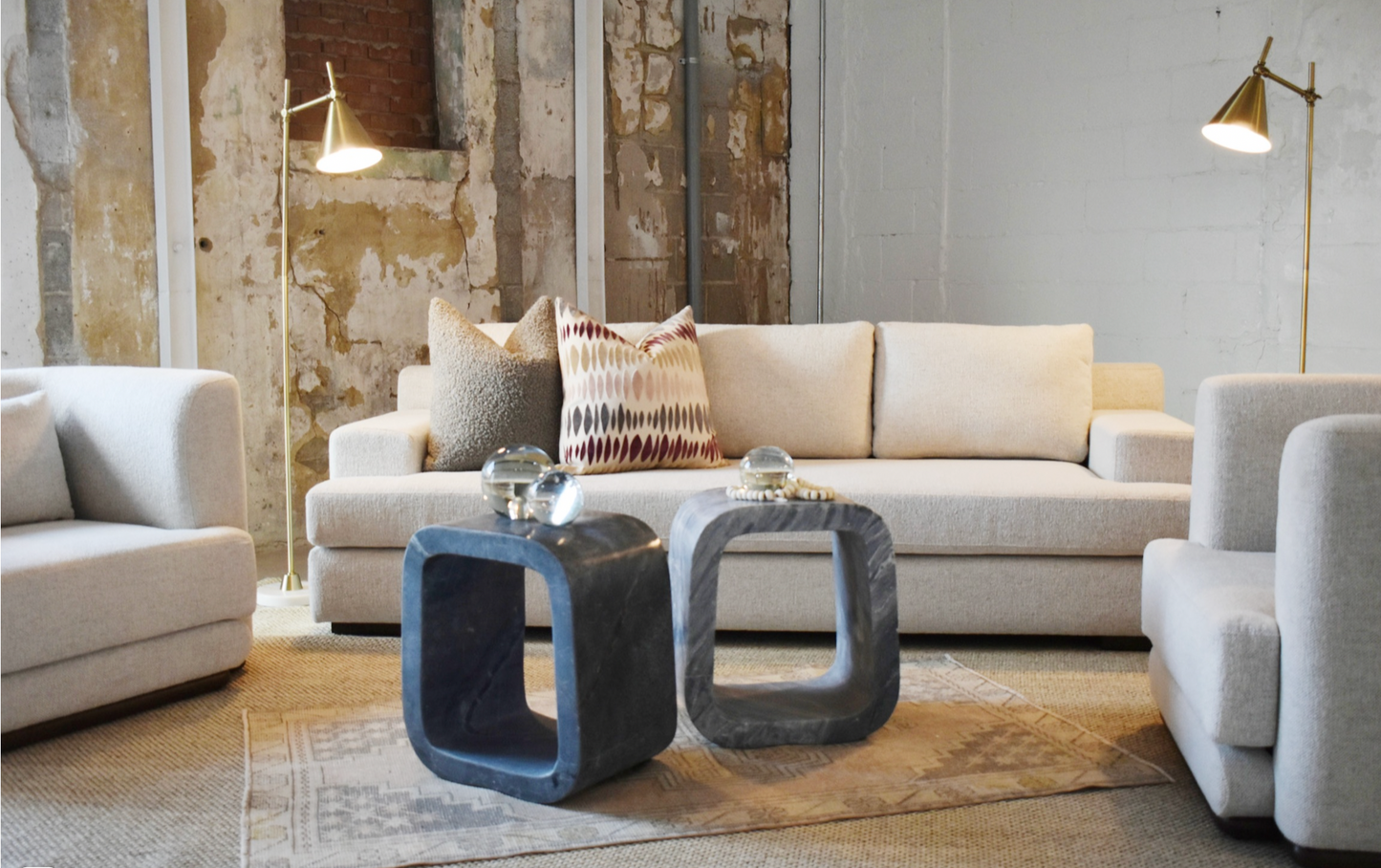 Rocky Sofa in Glacier 95"