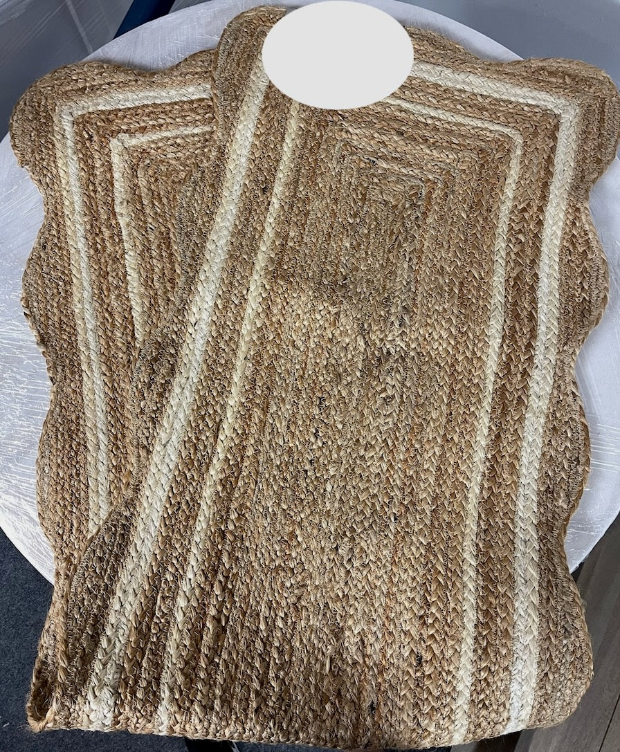 Scalloped Jute Rug 22x70