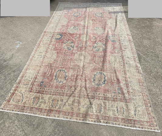 Turkish Rug 6’6”x10’2”