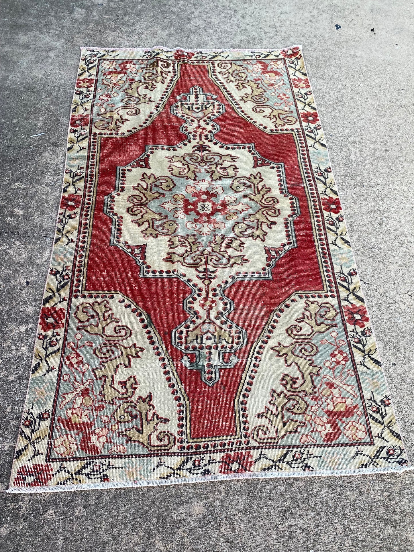 Floral Motif Turkish Rug 4'2"x7'4"