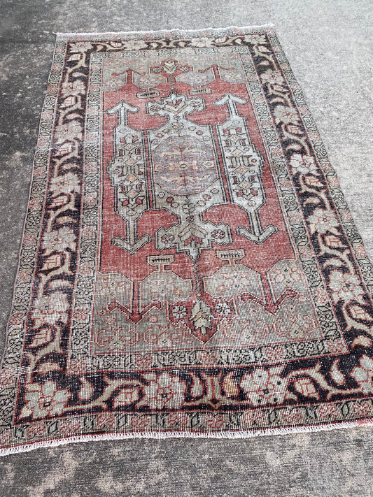 Vintage Turkish Rug 5'x8'4"