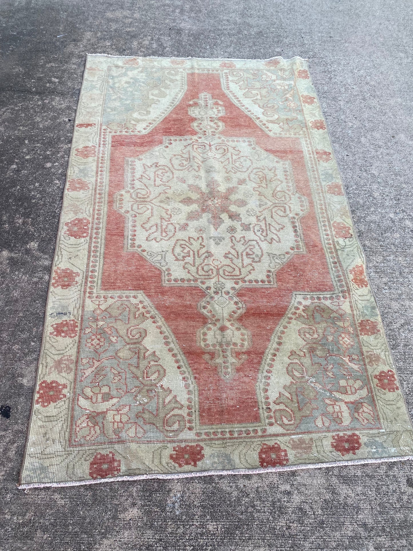 Beagle Turkish Rug 4'5"x7'7"