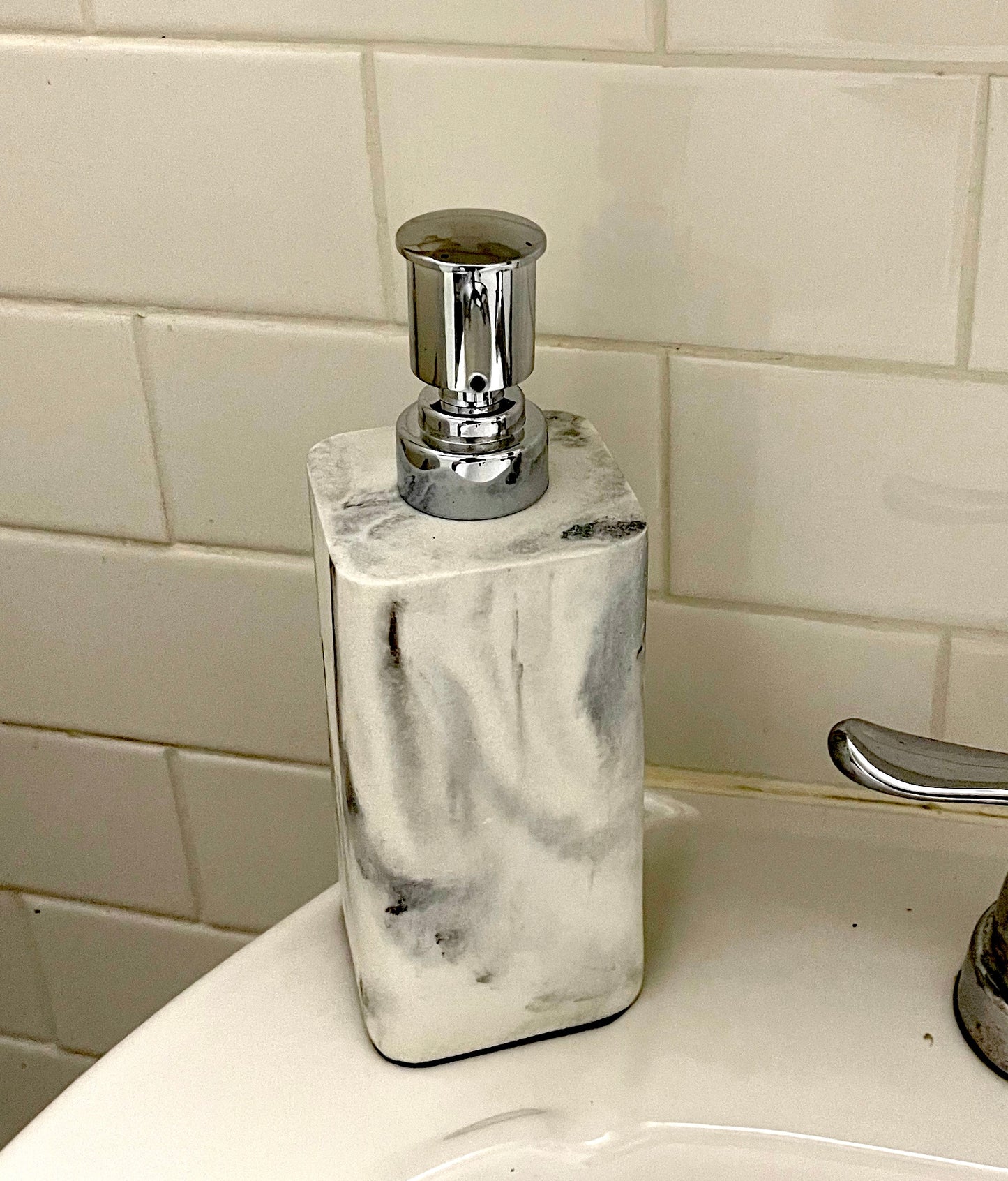 Marbled Soap Dispenser with Chrome Pump (Black and White)