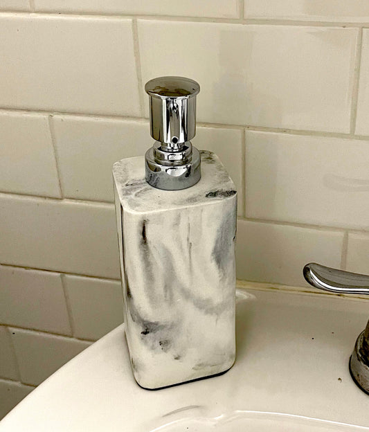 Marbled Soap Dispenser with Chrome Pump (Black and White)