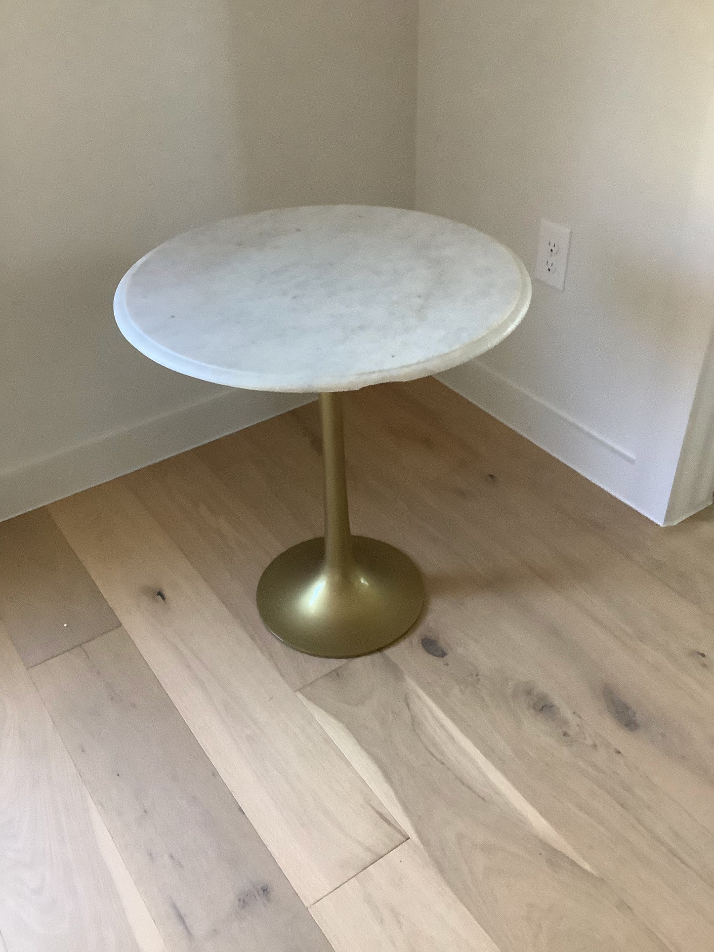 Tulip Side Table w/ Marble Top