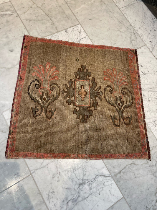 Turkish Scatter Rug 27" x25"
