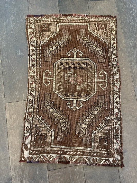 Turkish Scatter Rug 34" x21.5" Cream/Light Pink